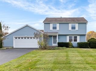 39 W Bend Dr, Rochester, NY 14612