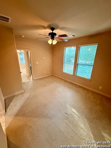 215 Evans Oak Ln — Photo 34