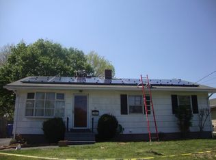 14 Meadow Rd, Hamden, CT 06514