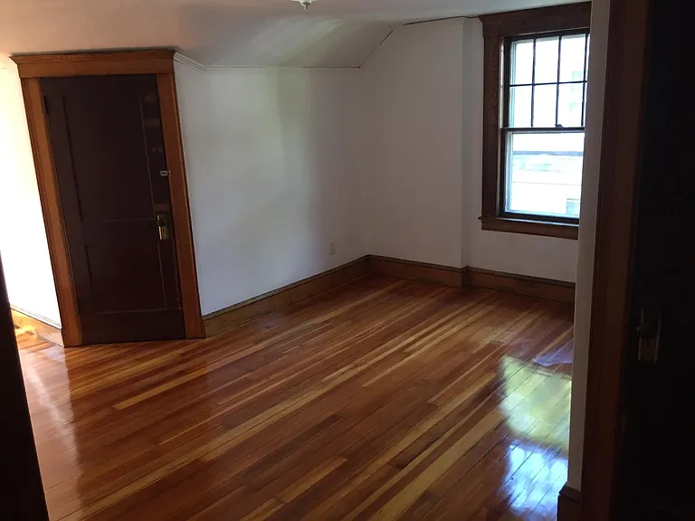 165 Crescent St #4 — Photo 5