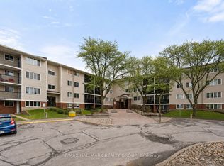 6532 Bilberry Dr #315, Ottawa, ON K1C4N9