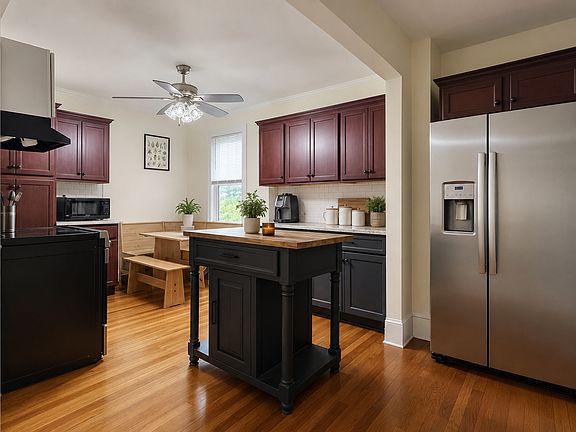 3rd image of 8 Glenside Ave #1
