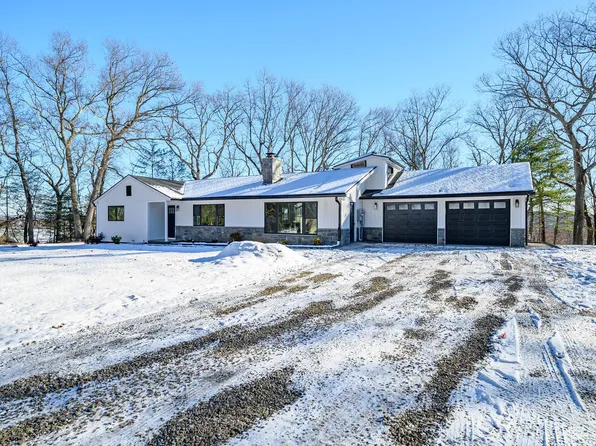 11 Cedar Hill Road, Newtown, CT 06470