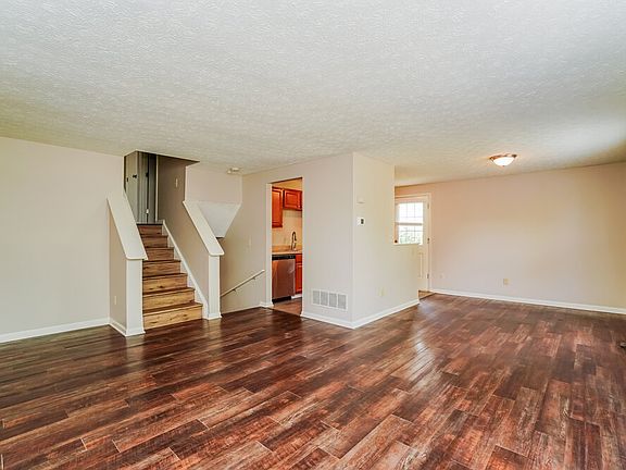 5th image of 4585 Marilyn St