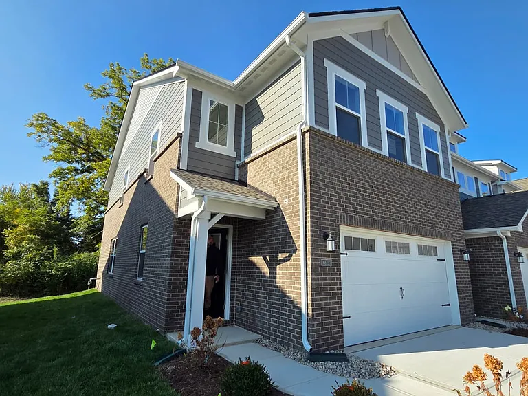 6619 Halsey St — Photo 1