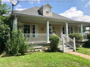 205 Race St, Ravenswood, WV 26164