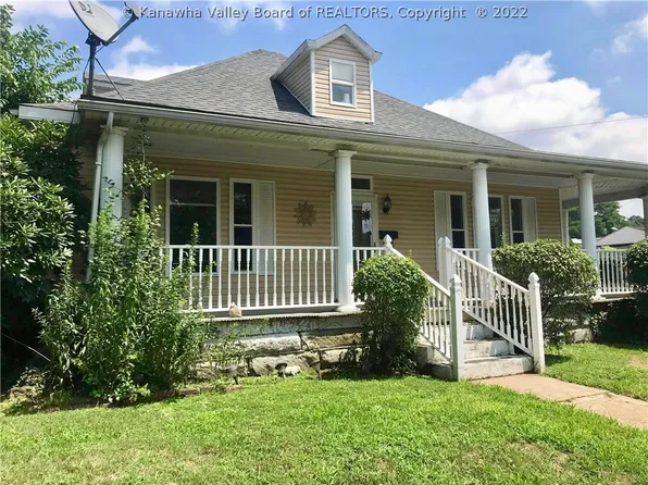 205 Race St, Ravenswood, WV 26164