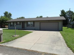 1854 Westwood Dr, Mount Vernon, IN 47620