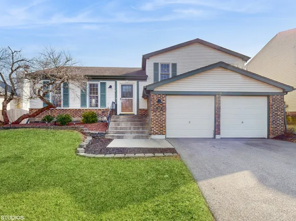726 Buffalo Cir, Carol Stream, IL 60188