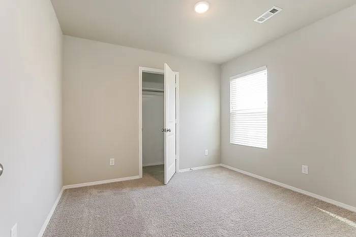 1056 Huntington Dr — Photo 10