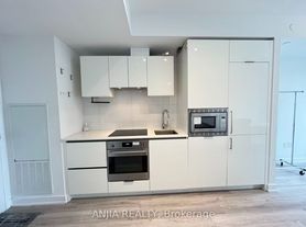 238 Simcoe St E