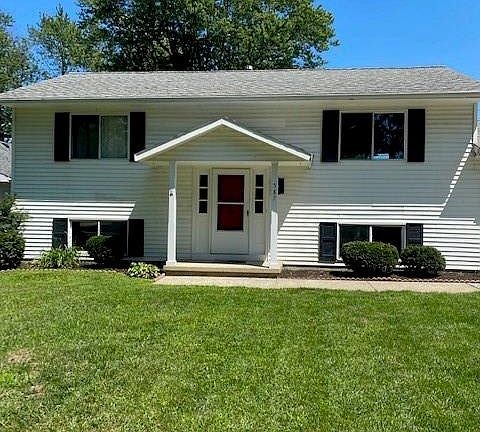 2nd image of 587 Oakwood Ave