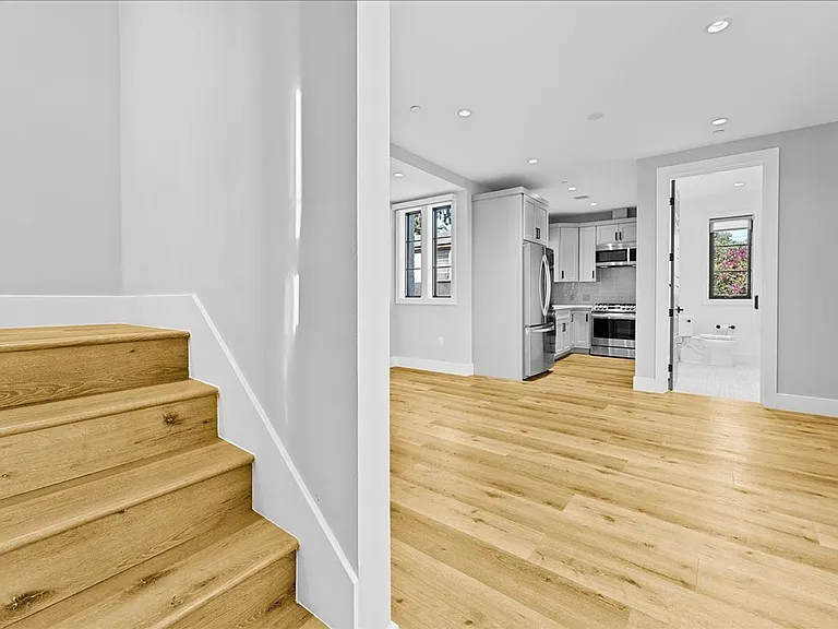 1348 S Burnside Ave #4 — Photo 7
