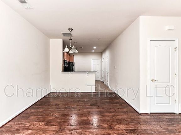 4th image of 19408 Coppermine Sq