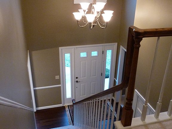 Stairway & 2-story entry