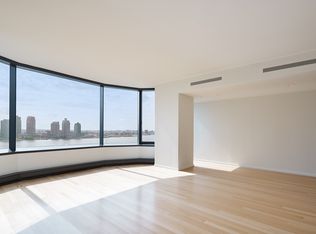 50 United Nations Plz APT 14B, New York, NY 10017
