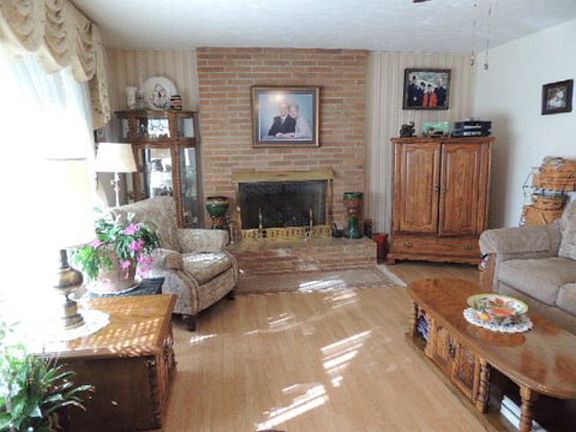 2nd image of 1013 Enid Dr