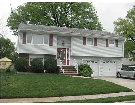 57 Garfield Ave photo 1