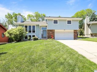 2518 S 161st Cir, Omaha, NE 68130