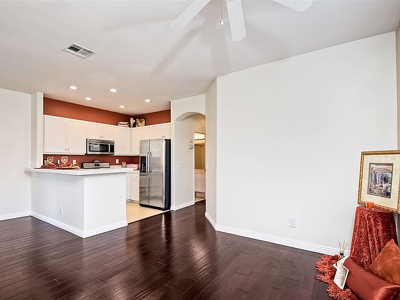 3rd image of 10950 Ivy Hill Dr Unit 1