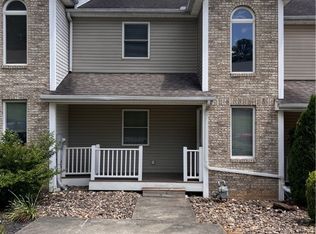 28 Deer Valley Dr, Hurricane, WV 25526