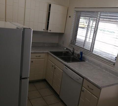 4th image of 2128 E Georgetown Sq S #C