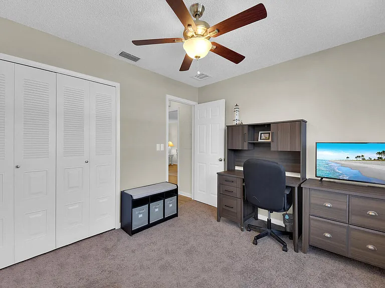 6815 Sandtrap Dr — Photo 13