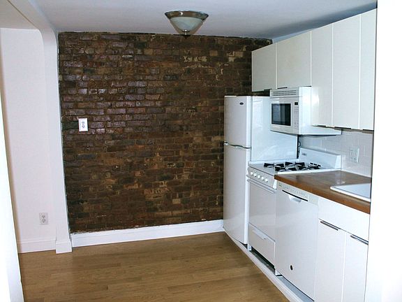 3rd image of 158 E 7th St APT Ba1