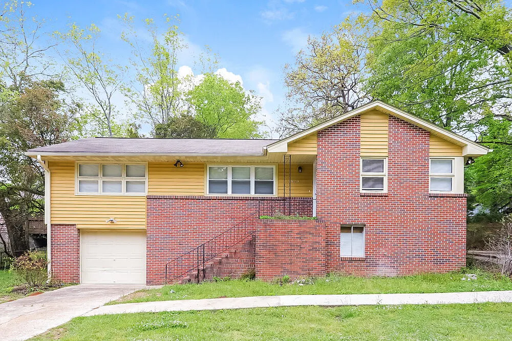 3 bed, 3.0 bath, 1972 sqft, $1,585 — Photo 1