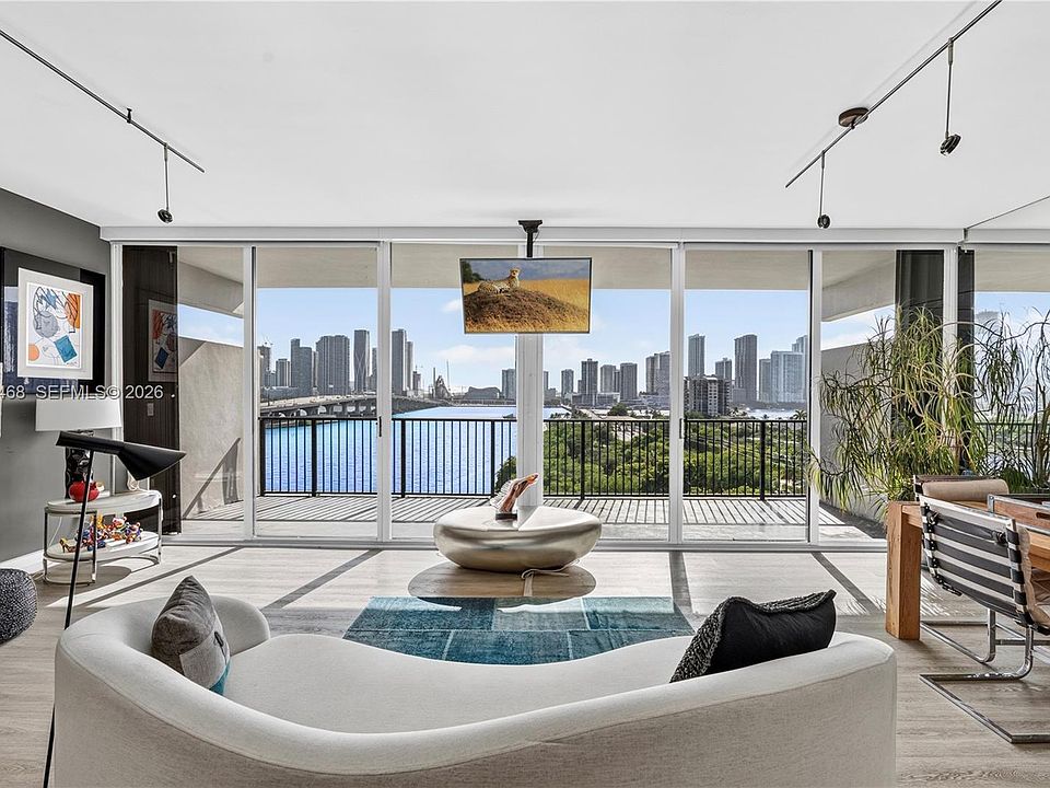 1st image of 1000 Venetian Way #810