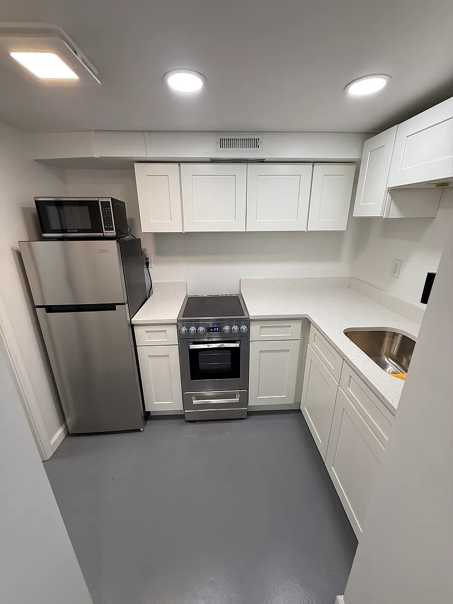 Building Photo - 7512 Kenilworth Ave #3