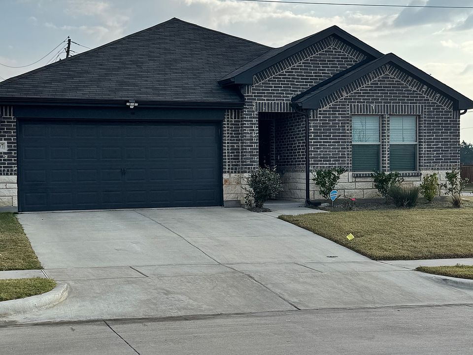 Welcome to this Seagoville Home in the Beautiful Stonehaven Community