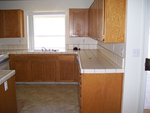 4th image of 1866 E El Paso Ave