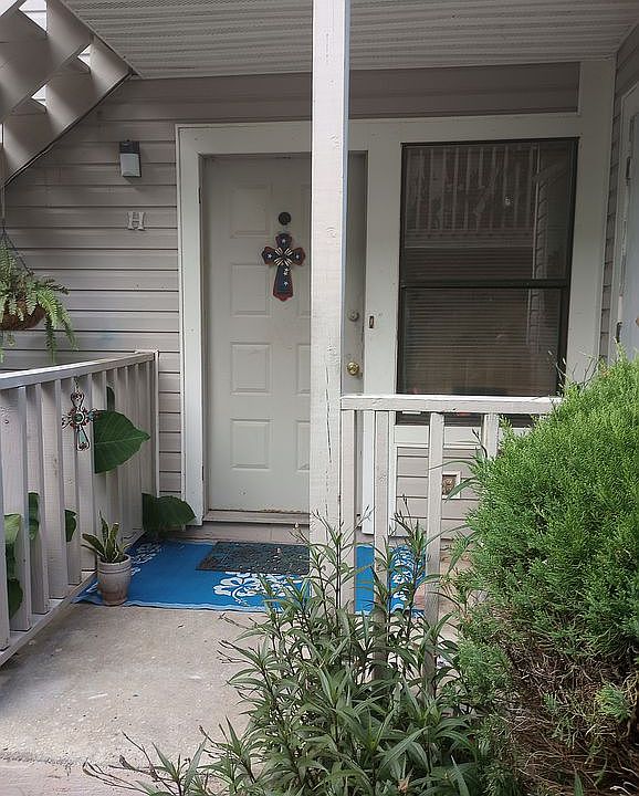 1st image of 1275 Redwood Ln #134