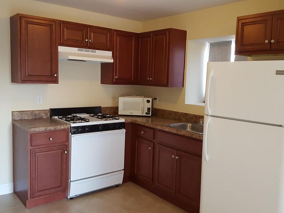 2nd image of 288 Holten Ave