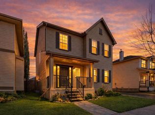 92 Prestwick Heath, Calgary, AB T2Z