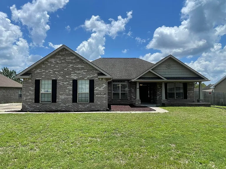148 Crab Apple Ave — Photo 1