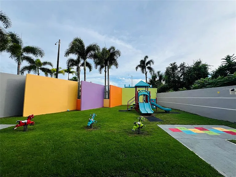 D-1 Flamingo Street — Photo 16