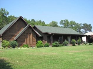 9072 Saraville Rd, Creal Springs, IL 62922