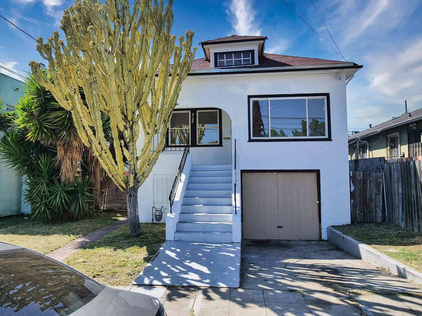 Charming 3 bedroom 2 bathroom home available — Photo 1