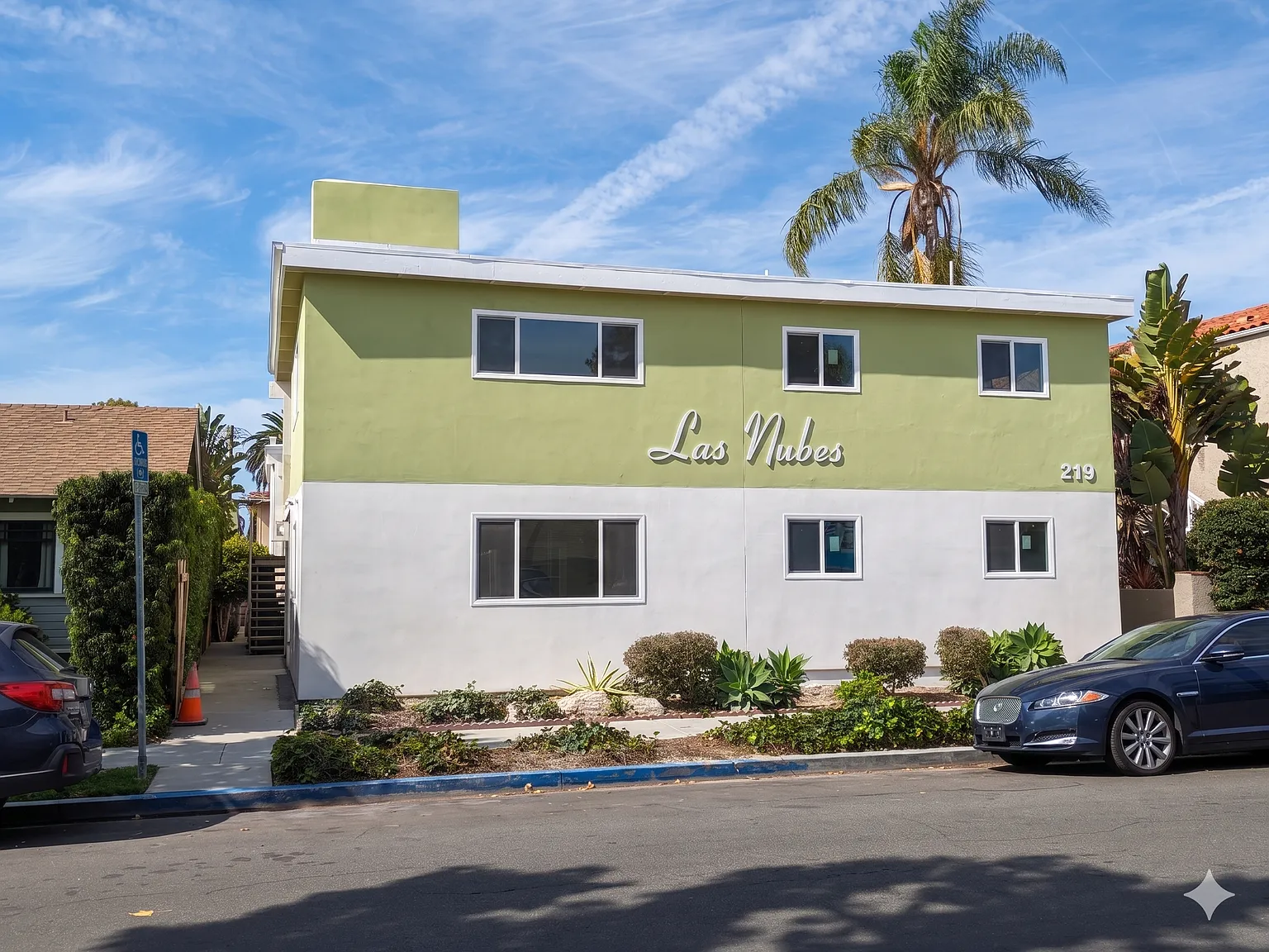 219 Loma Ave — Photo 3