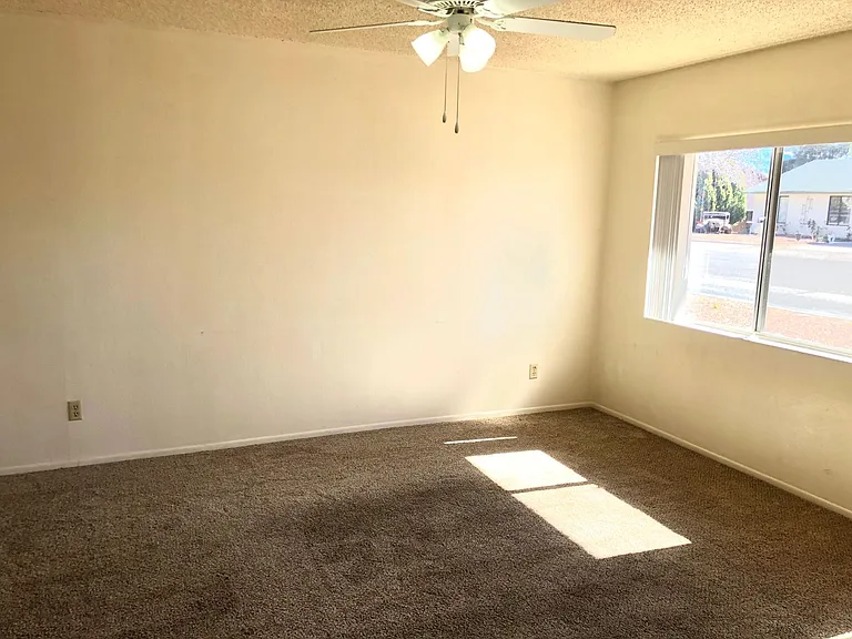 1943 Florence Ave — Photo 3