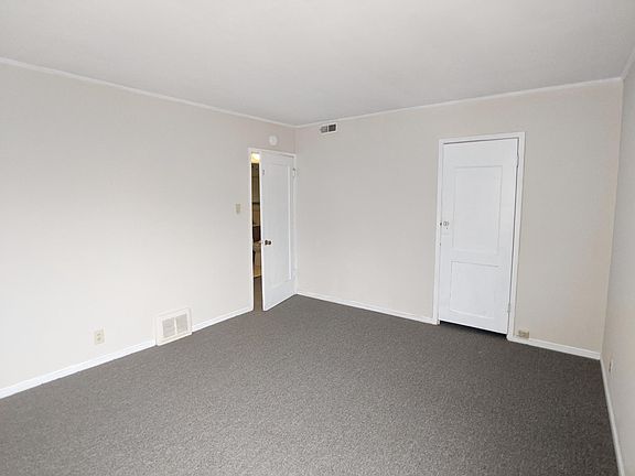 5th image of 2402 30th Ave