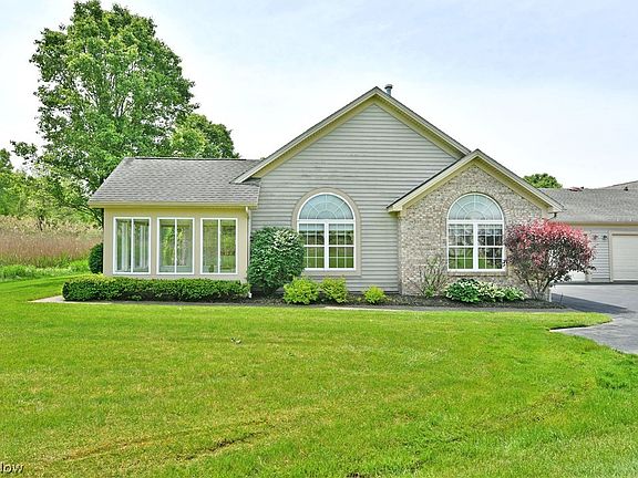 2nd image of 1103 Willow Brook Dr NE