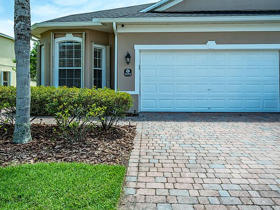 3rd image of 3692 Carambola Cir