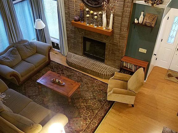 2nd image of 1419 Parlor City Dr