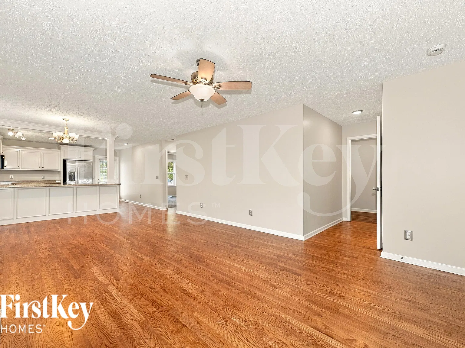 4 bed, 2.5 bath, 2303 sqft, $2,130 — Photo 3