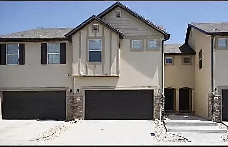 177 S 1930 E — Photo 1