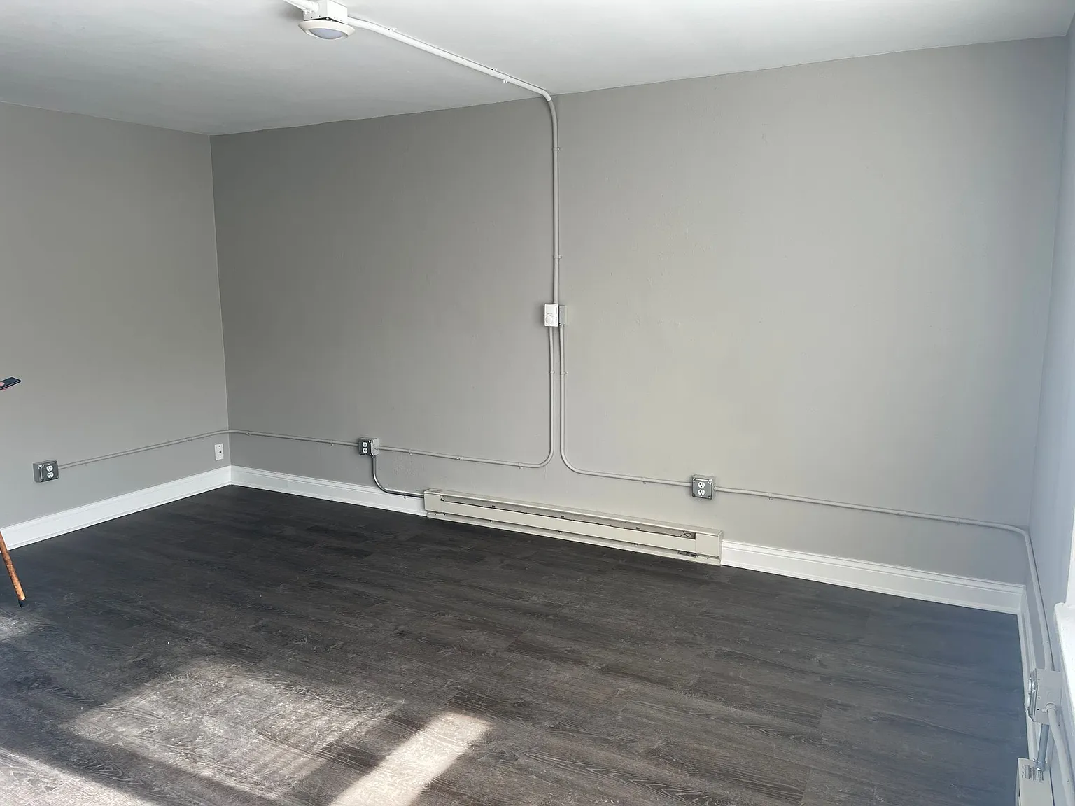Maple Commons - Fully Remodeled Apartments — Photo 4