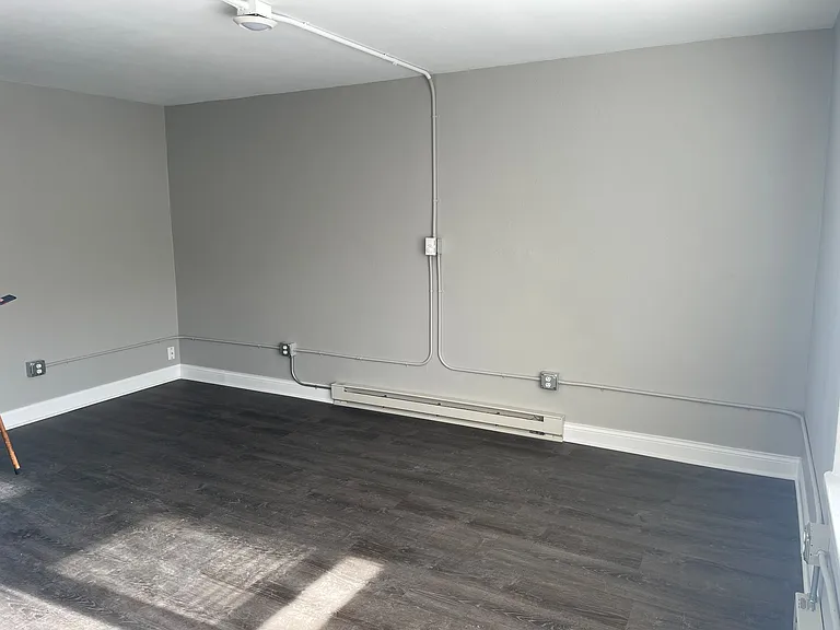 Fully Remodeled Apartments Available Now — Photo 4